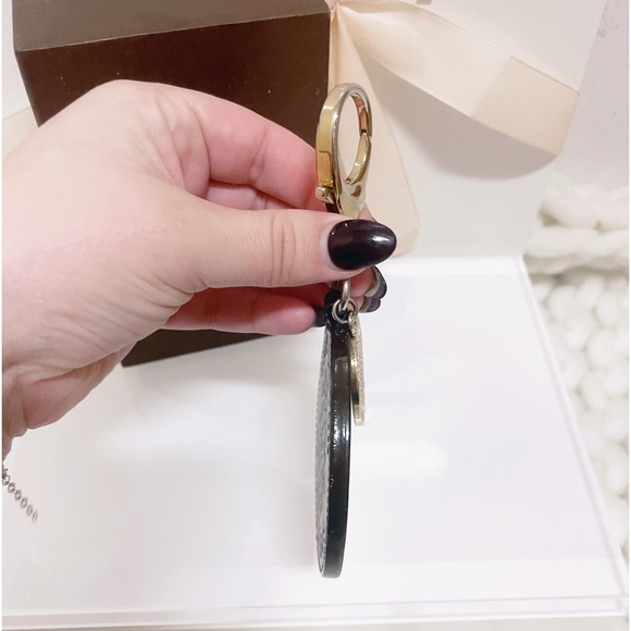Authentic Louis Vuitton Rare Limited Edition Vernis Round Porte Cles Bag Charm - Picture 7 of 12